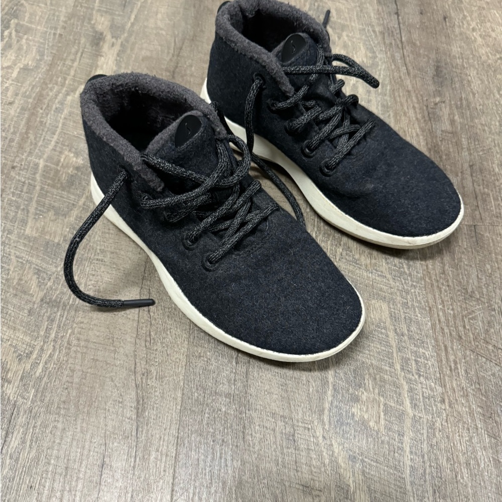 Allbirds Black and White Sneakers with Cushioned Sole